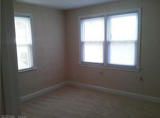 5th image of 1045 Earl St