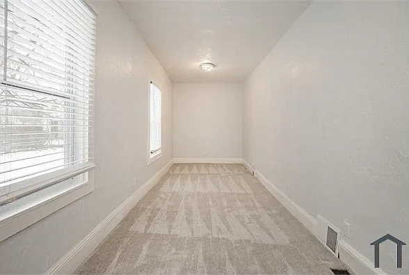10011 Elizabeth Ave — Photo 8
