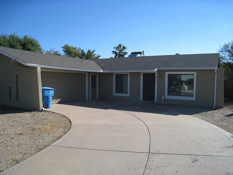 1st image of 2933 E Willow Ave