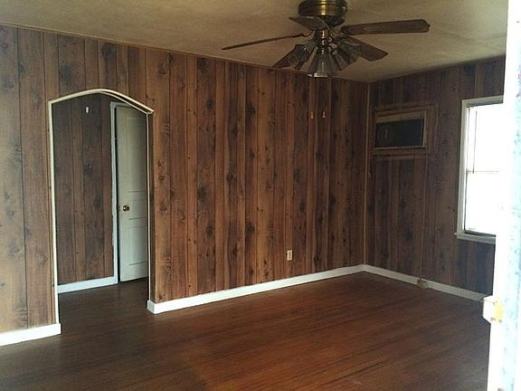 3rd image of 5006 Carolyn Ln