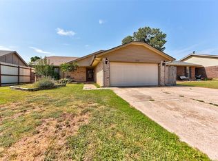 1030 Walsh Ln, Yukon, OK 73099
