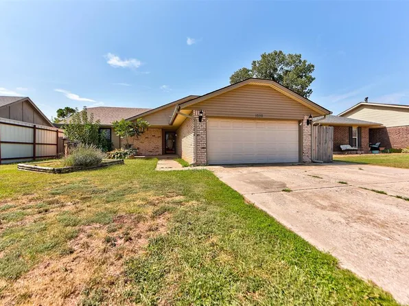 1030 Walsh Ln, Yukon, OK 73099