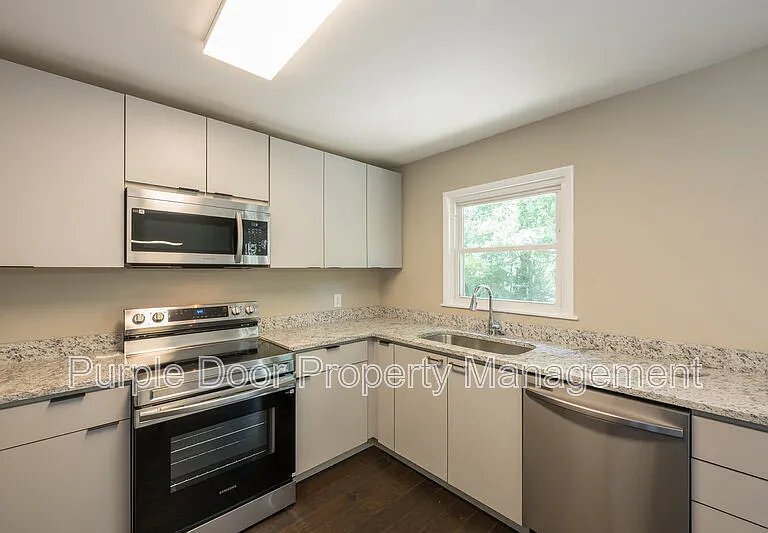 2369 Brenda Dr SE — Photo 15