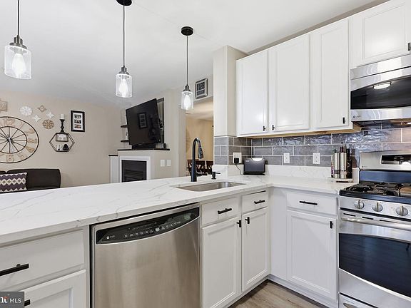 5th image of 6256 Woodruff Springs Way #22