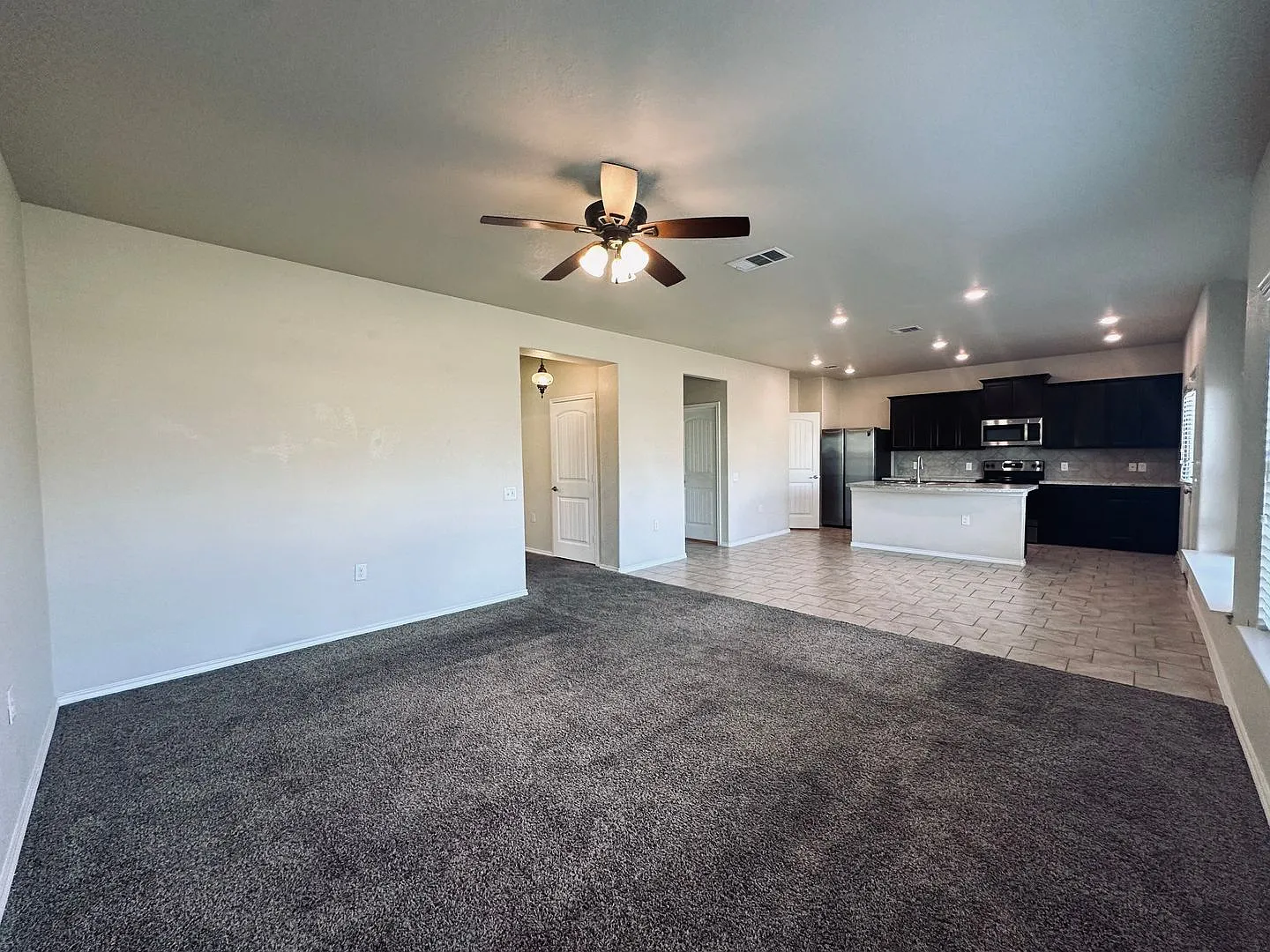 Open Design In Northeast Crossing On Large Corner Lot! 3 Bedrooms + Study/2.5 Baths/Game Room/2-C... — Photo 4