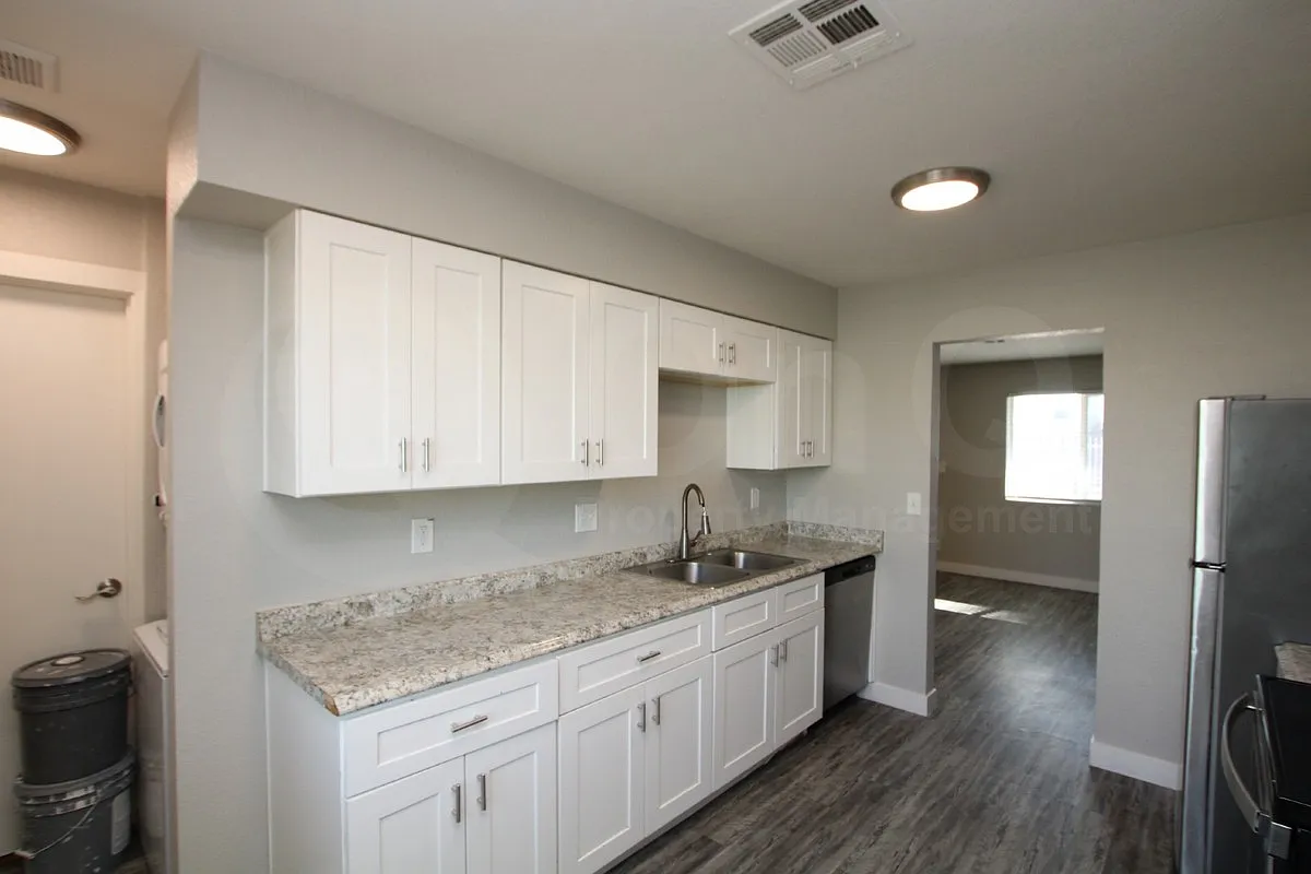 2 bed, 1.0 bath, 800 sqft, $1,125 — Photo 3