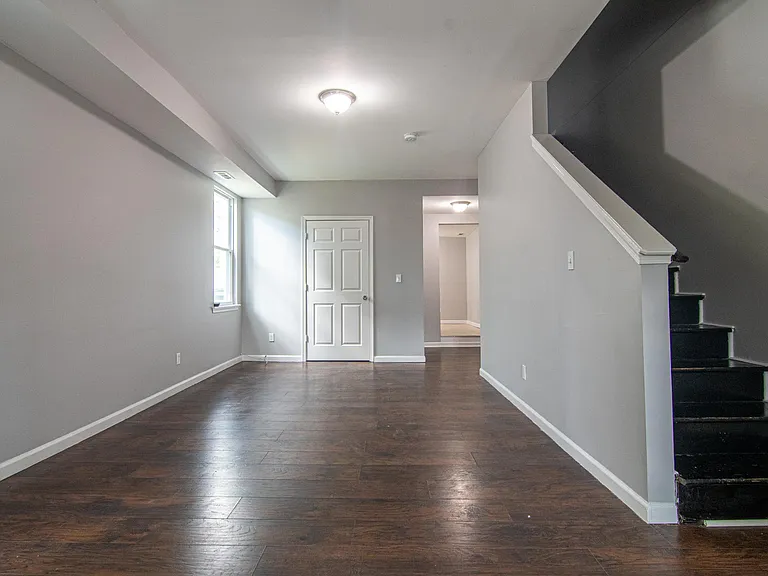 3000 Erdman Ave — Photo 5