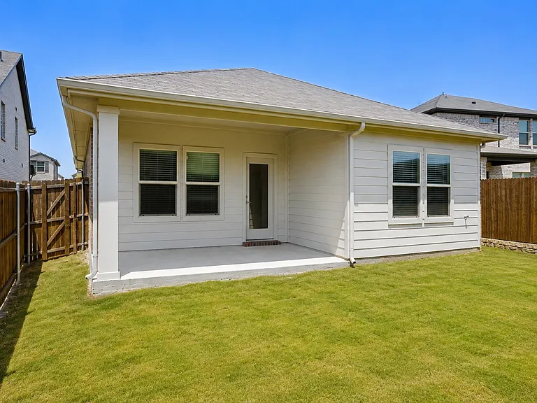 801 McKenna Dr — Photo 22