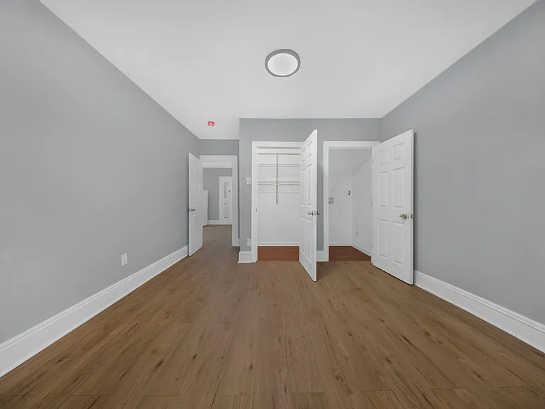 15 Tuttle St #2 — Photo 17