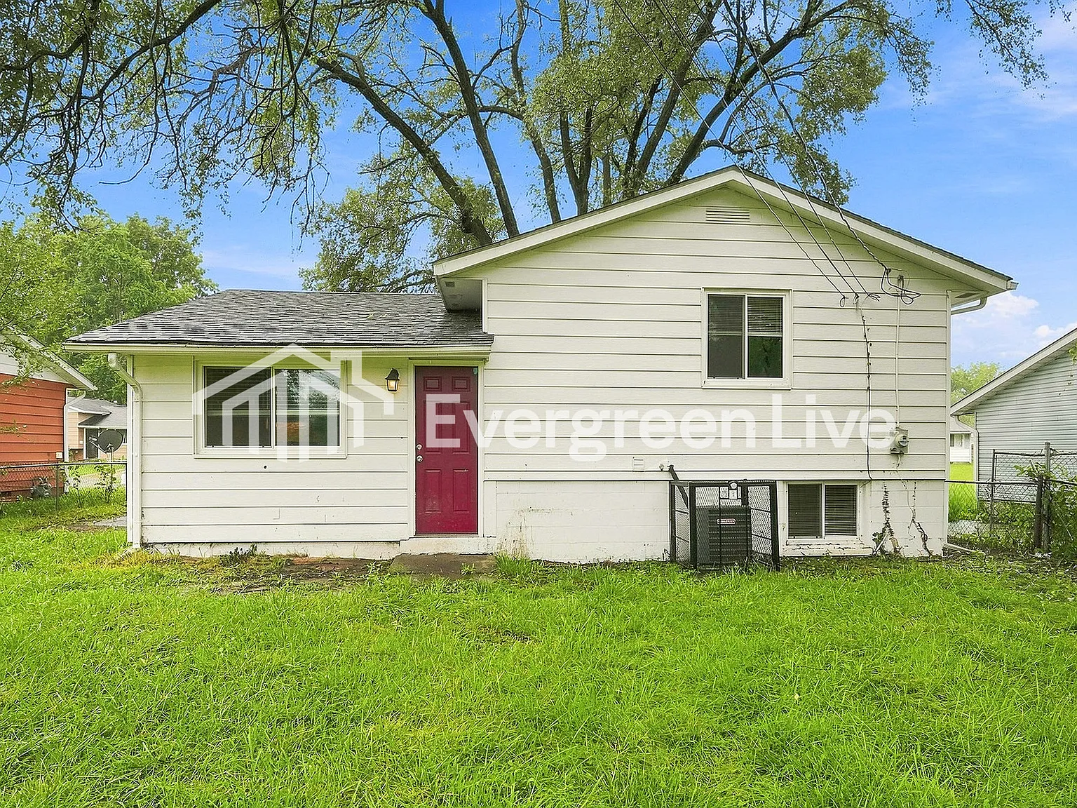 4 bed, 1.0 bath, 1344 sqft, $1,795 — Photo 2