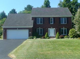 38 Ferndale Dr, Orchard Park, NY 14127