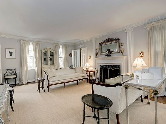 Spacious living room