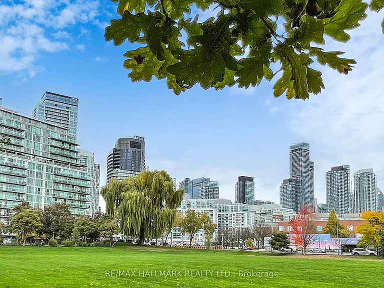 650 Queens Quay W #1121 — Photo 36