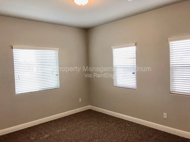 4150 Duncan Ave — Photo 26