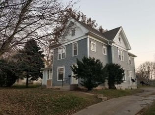 708 Park St, Reinbeck, IA 50669