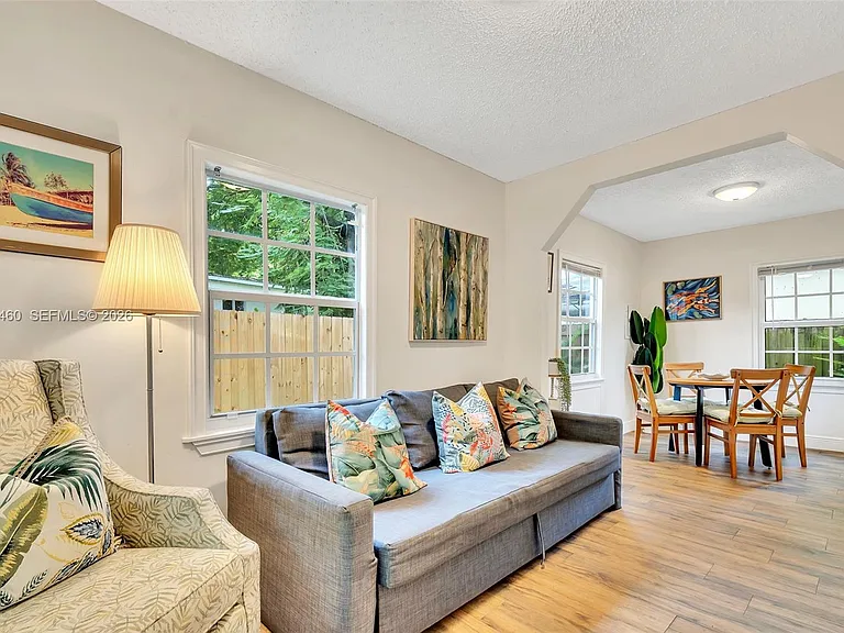 1826 NW South River Dr — Photo 25