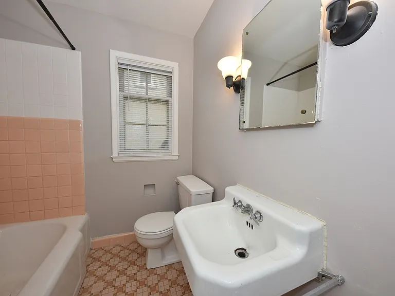 4065 N Sherman Blvd #1 — Photo 11
