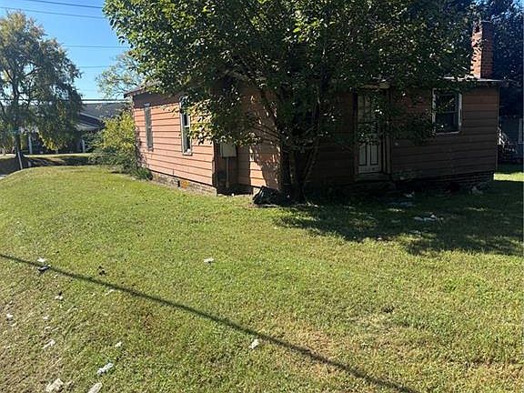 3rd image of 1003 Sharpe Rd