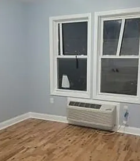 61 Linden Ave #4 — Photo 3