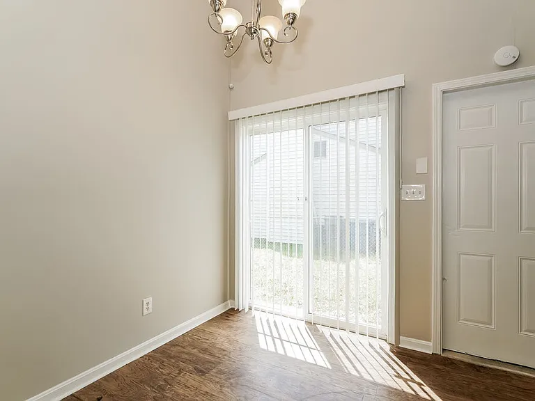 11045 Amburg Ct — Photo 6