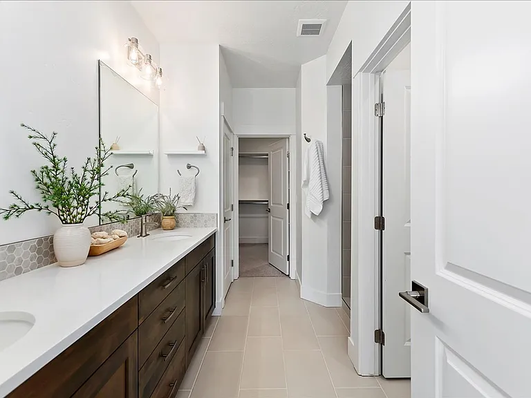 4831 S Colusa Ave — Photo 26