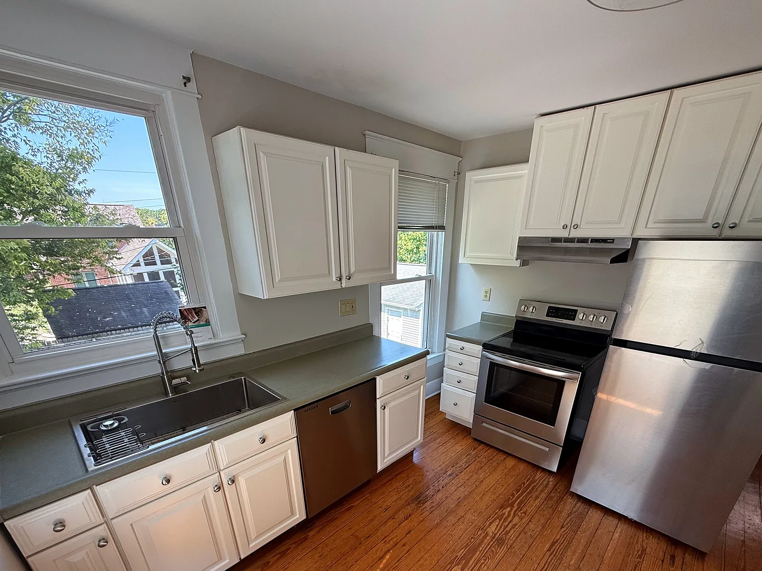 3881 Isabella Ave — Photo 1