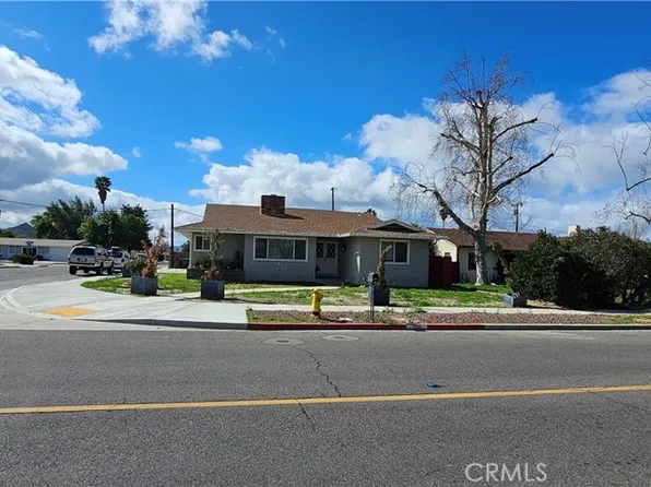 305 W Mayberry Ave, Hemet, CA 92543