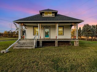 2015 E Parish Rd, Kawkawlin, MI 48631