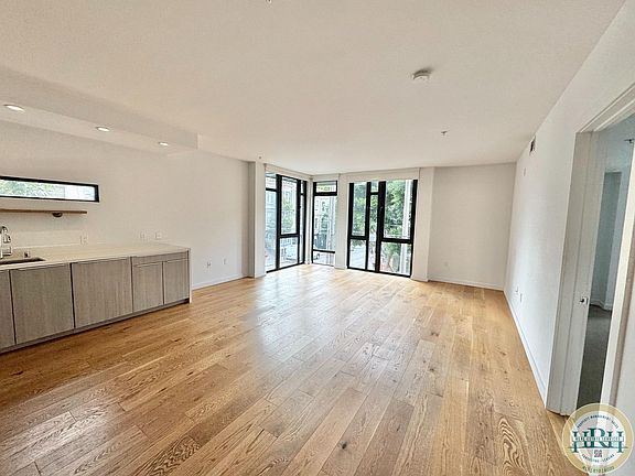 4th image of 300 Ivy St APT 215