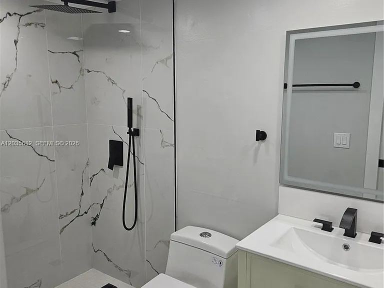 700 S Hollybrook Dr #207 — Photo 6