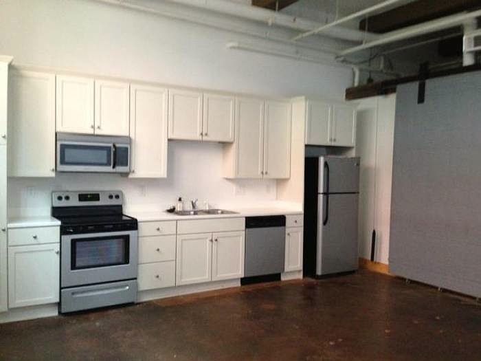 2nd image of 423 E 3rd St Unit 5