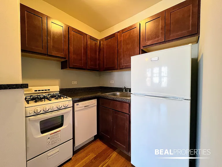 837 West Wolfram Street — Photo 21