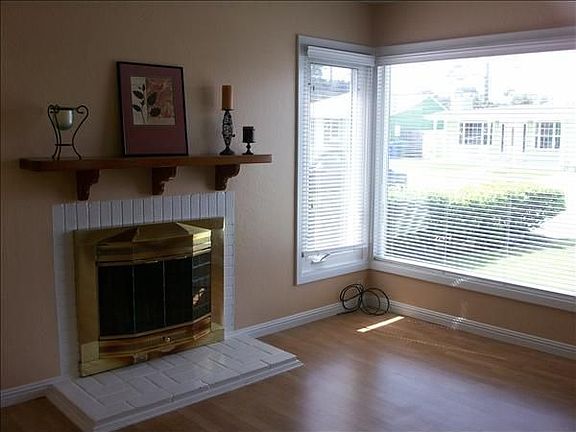 4th image of 39 Arlington Dr