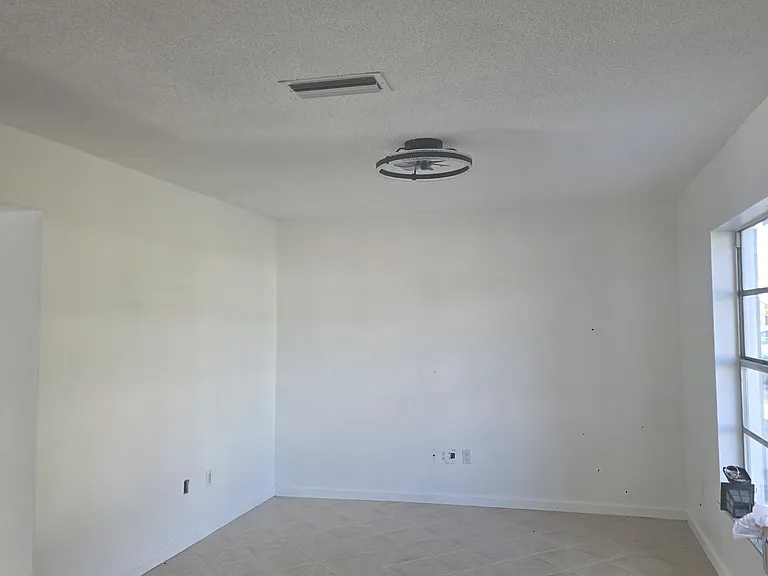 1243 Kinglet Ter — Photo 2