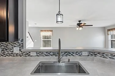 1815 Hyland Green Dr — Photo 14