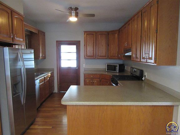 2nd image of 705 W 1st St