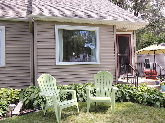 2nd image of 1920 N 119th St