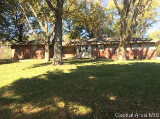 1083 Memory Ln, Springfield, IL 62707