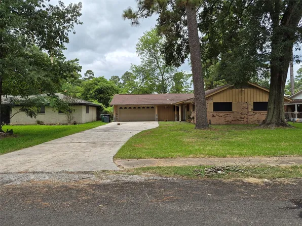 207 Loon River Dr, Huffman, TX 77336