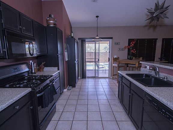 3rd image of 8928 N Bottlebush Ln