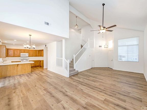 4th image of 23807 Laurelwood Ln