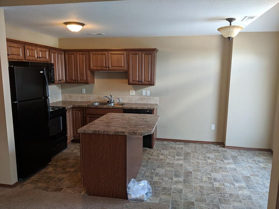 1st image of 2907 Sumac St