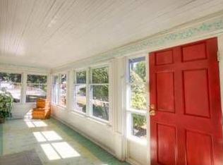 9425 5th Ave SW, Seattle, WA 98106