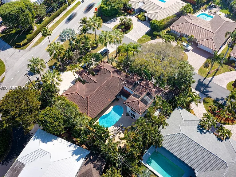 4101 Bayview Dr — Photo 3