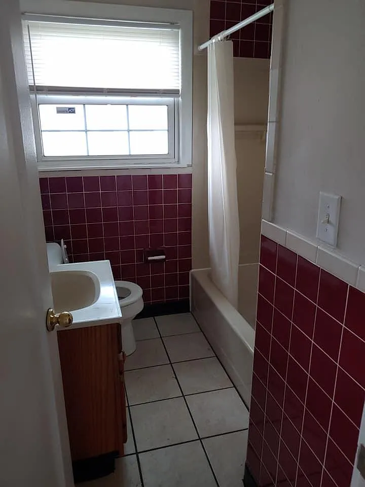 3 bed, 864 sqft, $1,225 — Photo 2