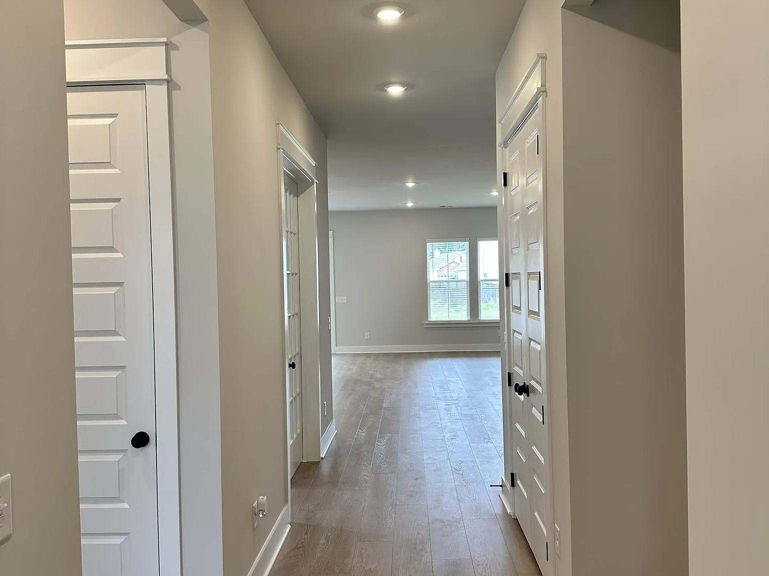 4 bed, 2468 sqft, $3,700 — Photo 2