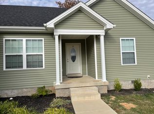 686 Pleasant Meadow Ln, Bowling Green, KY 42101