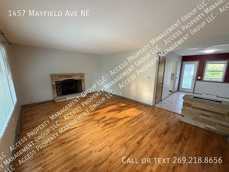 1457 Mayfield Ave NE — Photo 4