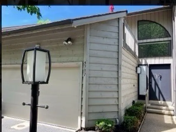 5751 Som Center Rd, Solon, OH 44139