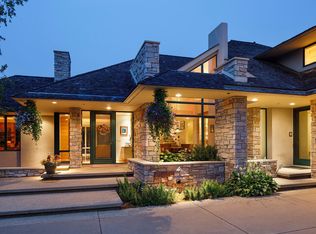 8983 Avila Cv, Eden Prairie, MN 55347